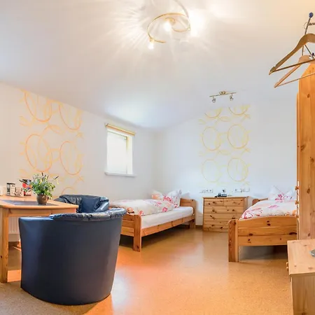 & Am Rennsteig Konukevi