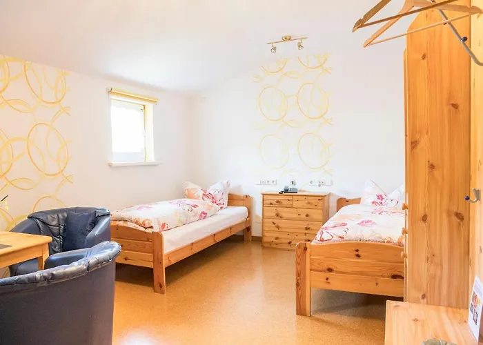 & Am Rennsteig Konukevi *