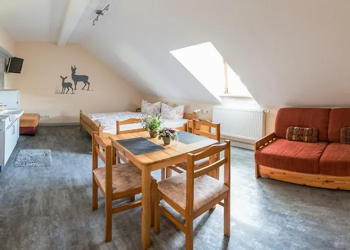 Konukevi & Am Rennsteig Spechtsbrunn